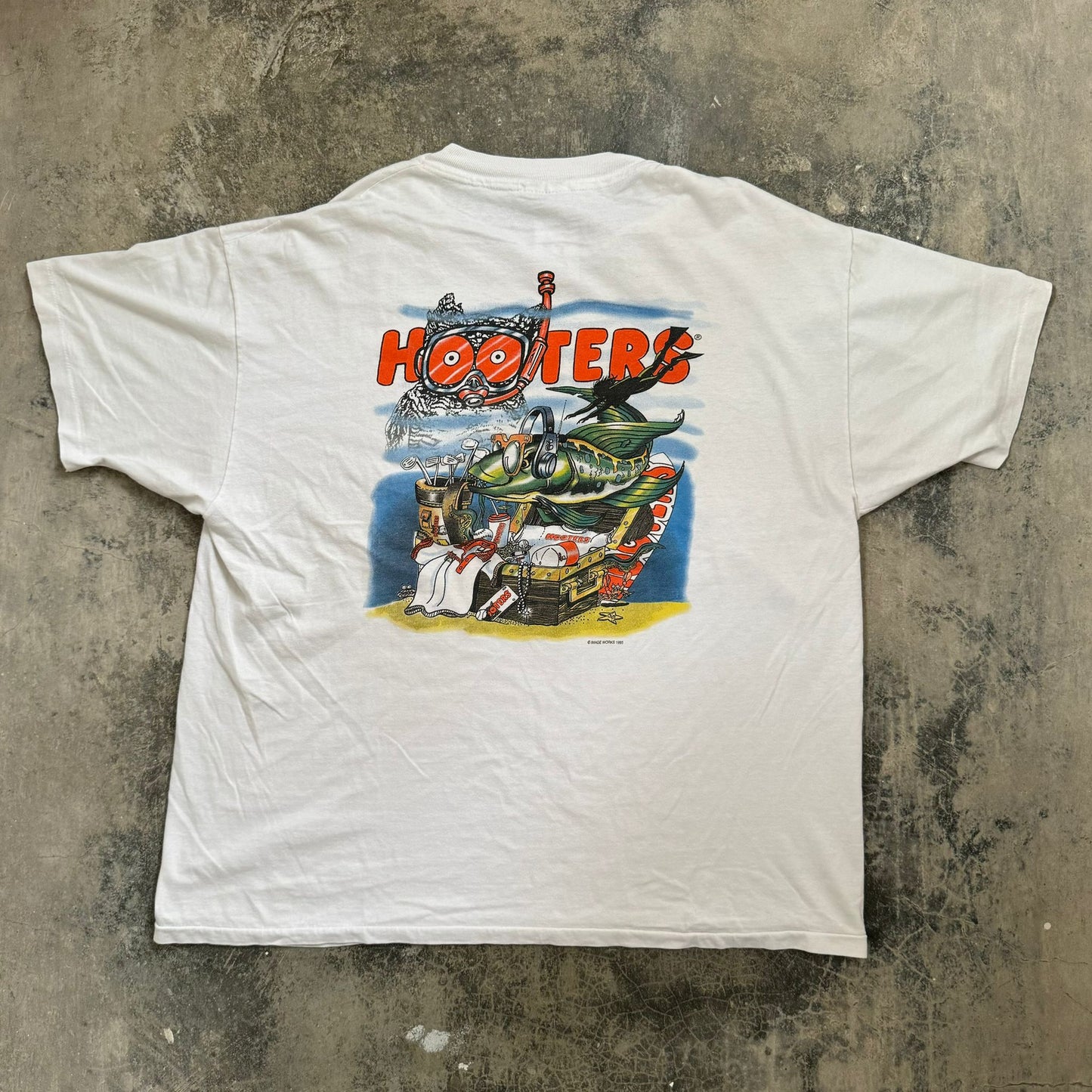 Vintage Hooters Tee